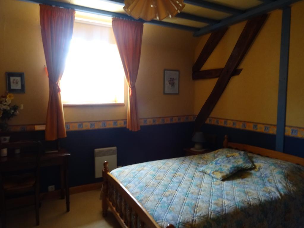 La Clef Des Champs Bed and Breakfast La Roche-en-Brenil Habitación foto
